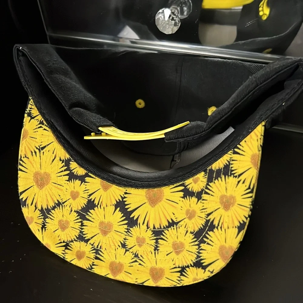 EDC Insomniac Electric Daisy Carnival Snapback Hat Cap Rare Yellow Heart Sunflow - Picture 2 of 6